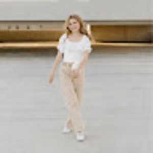 Meet your Posher, Jana